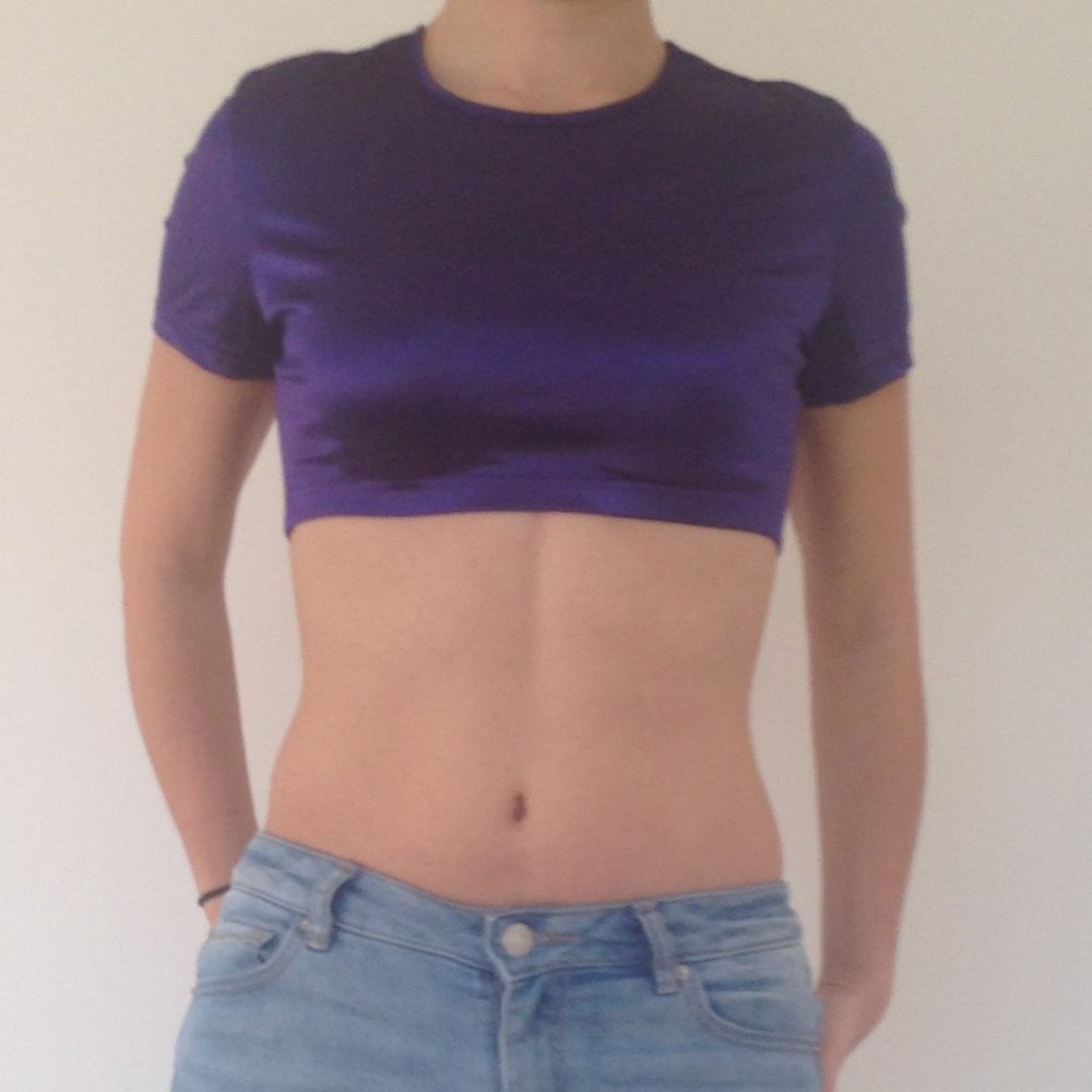 Hanna - Shiny Purple Crop Top
